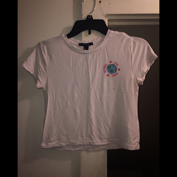 Forever 21 Tops - Forever 21 graphic cropped tee Forever 21 Tops - Forever 21 graphic cropped tee